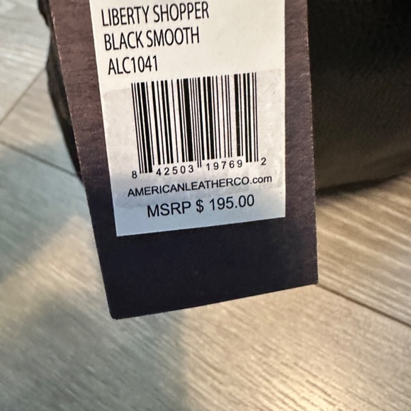 AMERICAN LEATHER CO - Liberty Leather Shoulder Bag Black - Picture 9 of 11